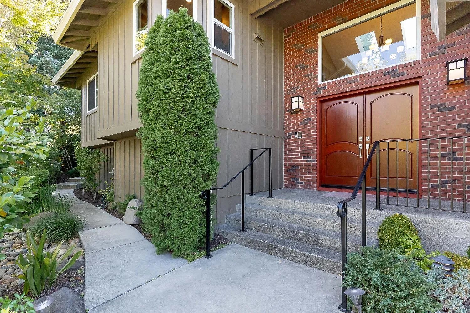 2851 Pinewood Drive - Photo 1