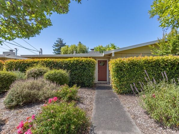 121 W Macarthur Street - Photo 1