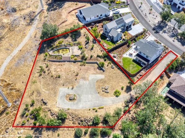 3687 Wyndemere Circle - Photo 1