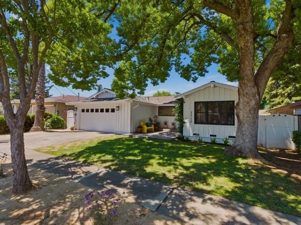 2512 MacGregor Court - Photo 1