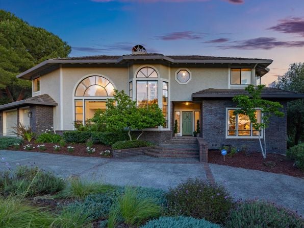 4715 Muirfield Court - Photo 1
