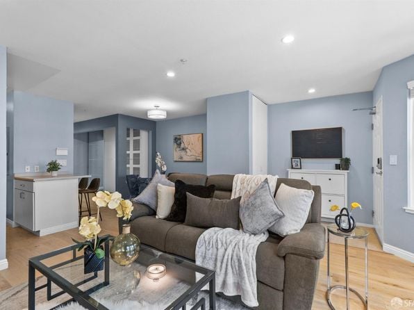 1235 McAllister St APT 222 - Photo 1