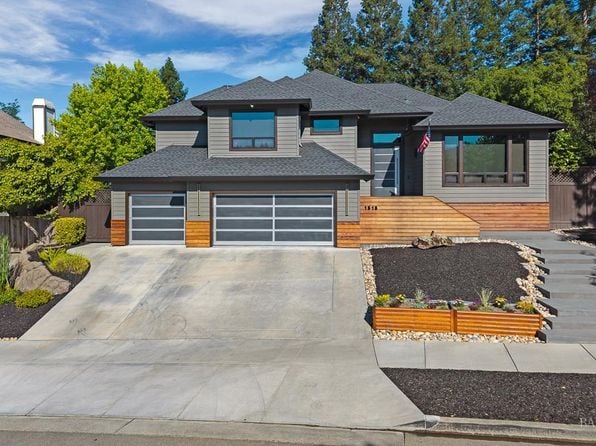 1515 San Ramon Way - Photo 1