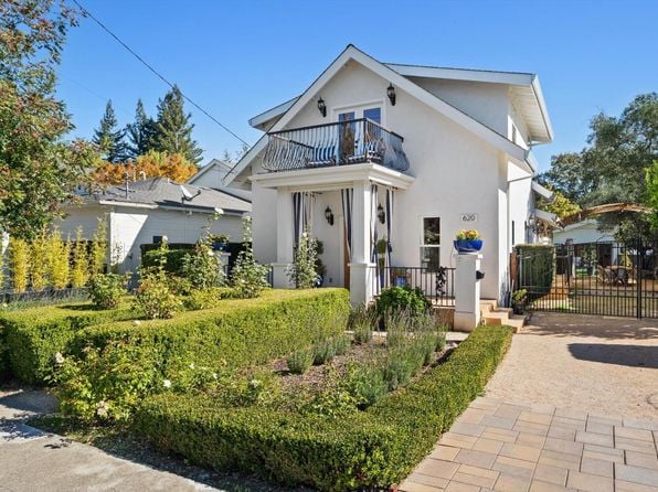 620 Brown Street - Photo 1