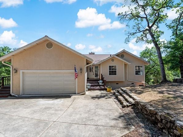 258 Circle Oaks Drive - Photo 1