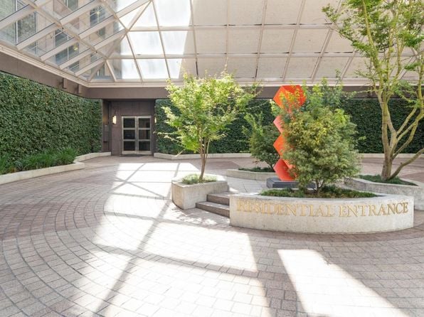 333 Bush St APT 3901 - Photo 1