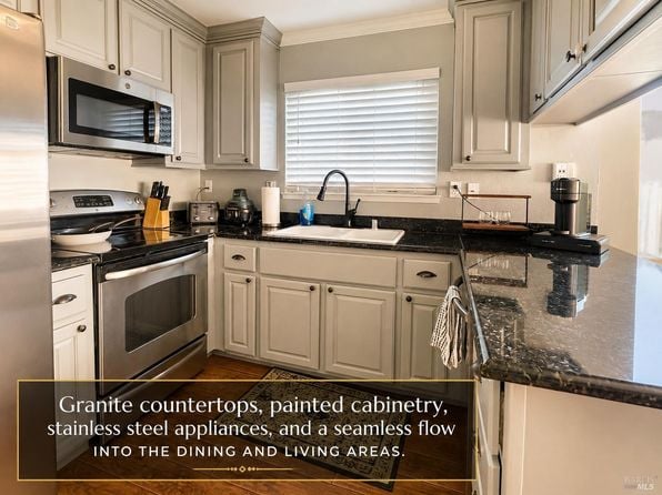 1475 Parkway Drive - Photo 1
