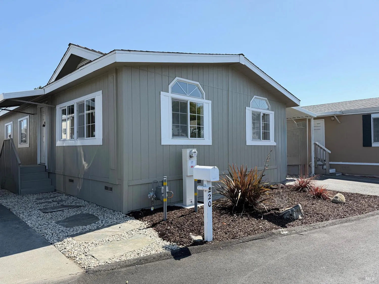 220 Pear Lane - Photo 1