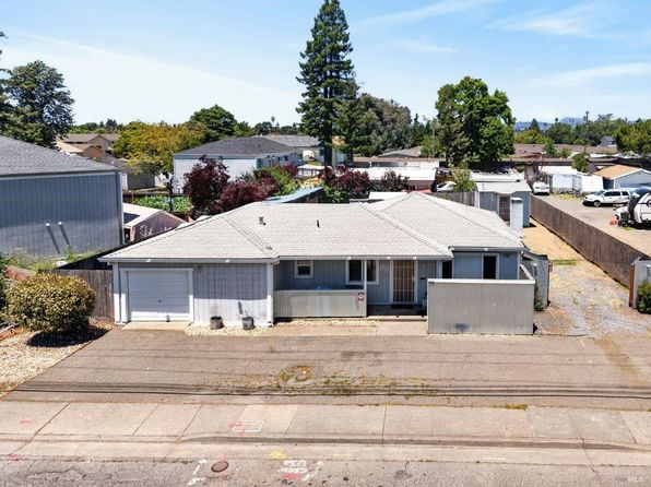 493 Hearn Avenue - Photo 1