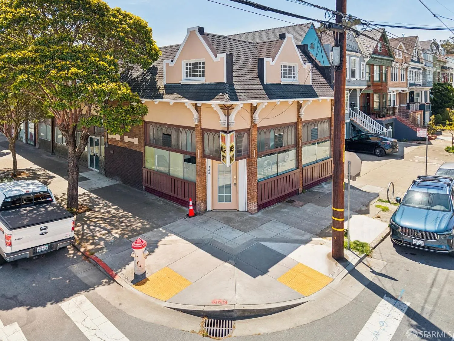 700 10th Ave - Photo 1