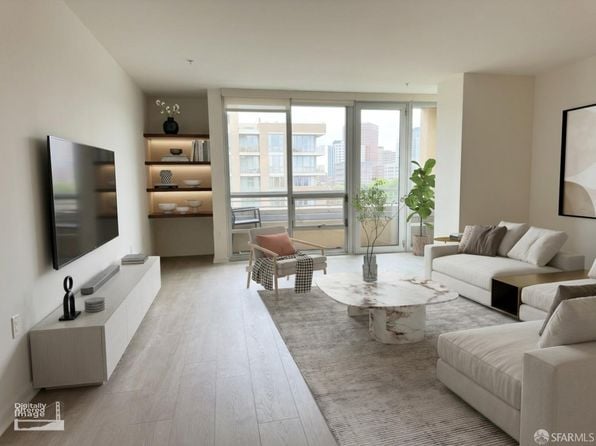 325 Berry St APT 326 - Photo 1