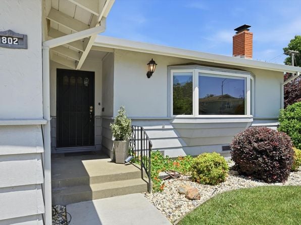 802 Pueblo Avenue - Photo 1
