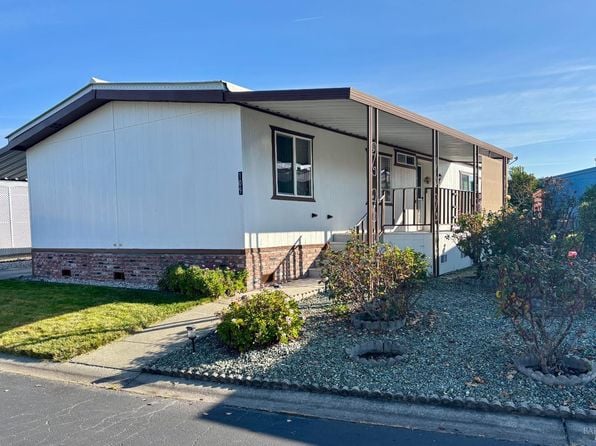 109 Estrella Drive - Photo 1