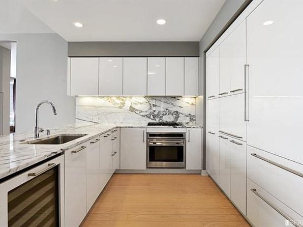 301 Mission St APT 303 - Photo 1