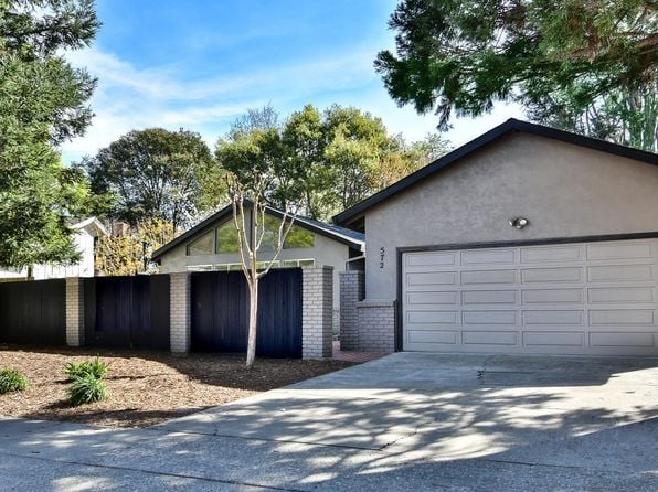 572 Este Madera Drive - Photo 1