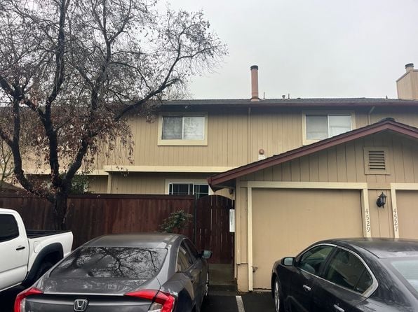 4529 Harbor Ln - Photo 1