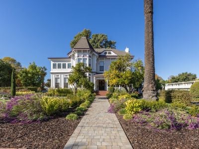 423 Seminary Street - Photo 1