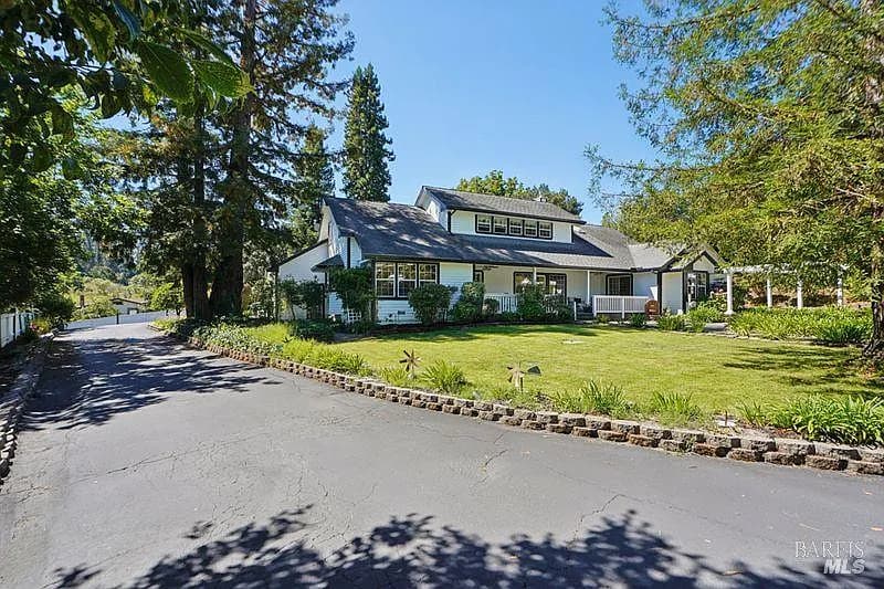 822 Robinson Road - Photo 1
