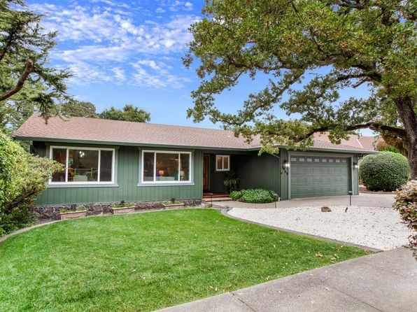 1060 Oakmont Ct - Photo 1
