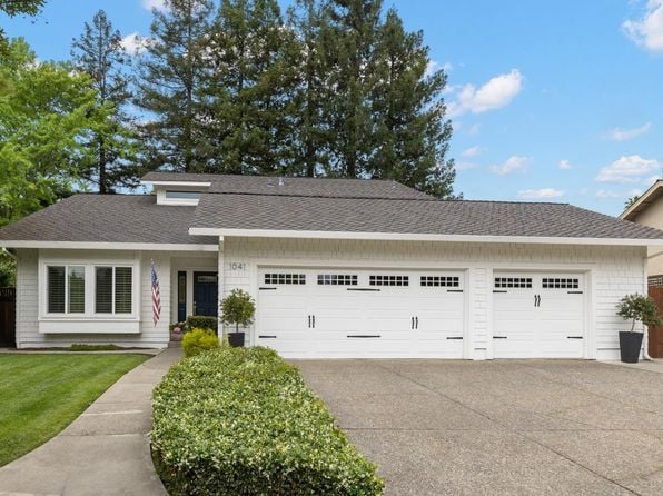 1041 Banbury Court - Photo 1