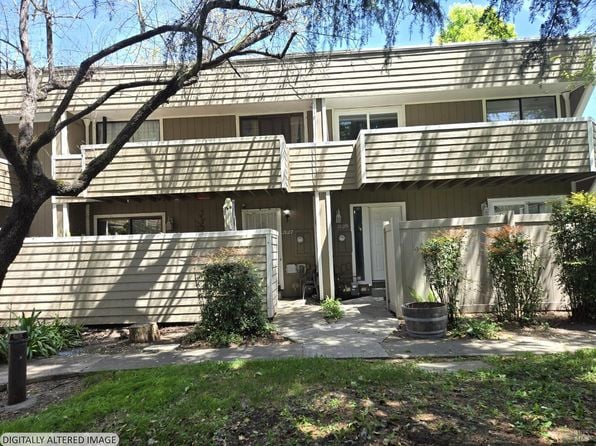 2125 W Steele Lane - Photo 1