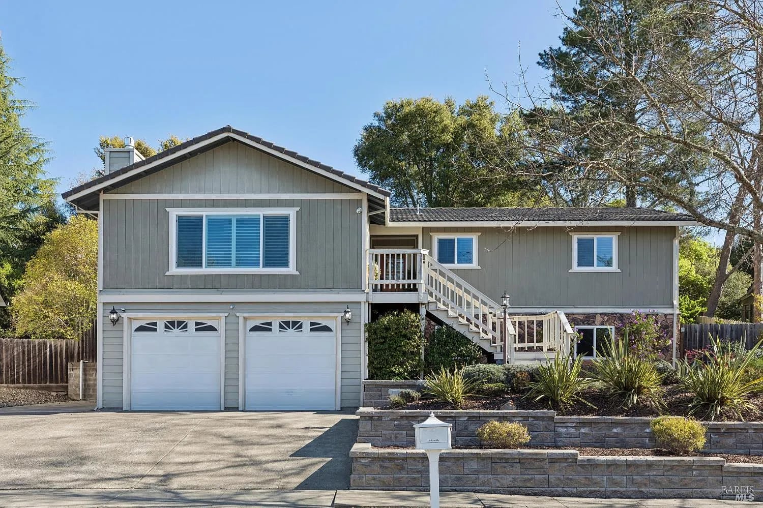 3350 3350 Linda Mesa Way - Photo 1