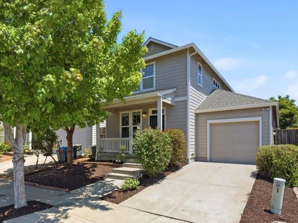 746 Fresno Avenue - Photo 1