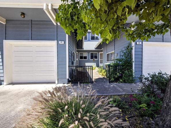 41 Meadowbrook Court - Photo 1