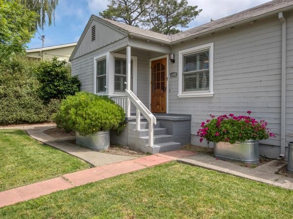 1504 Meek Avenue - Photo 1