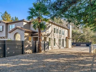 40 Lexington Court - Photo 1