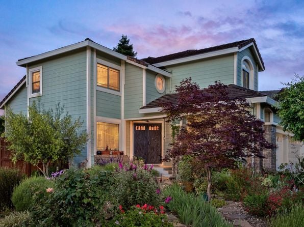 520 Almanor Street - Photo 1