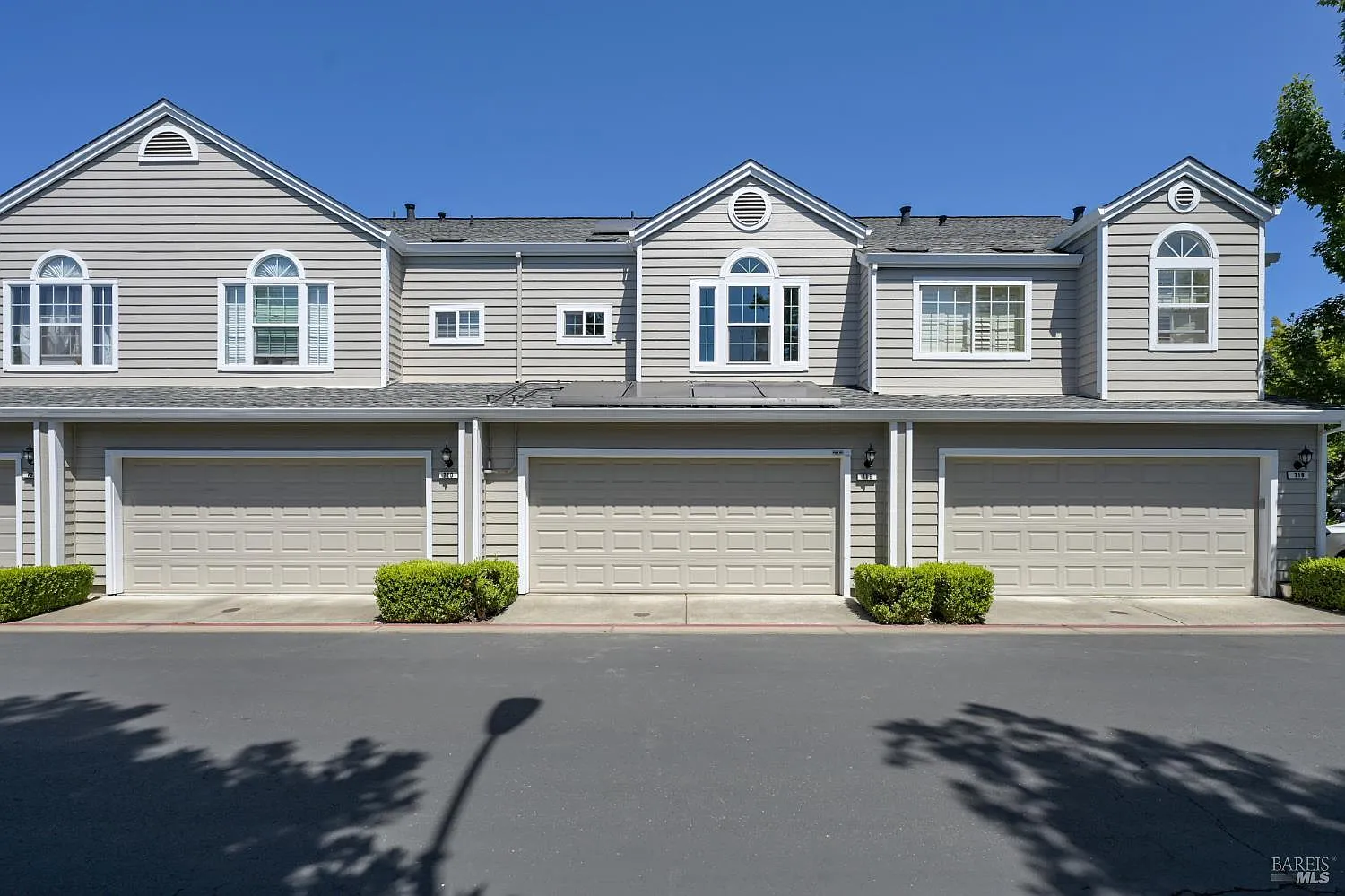 718 W Jasmine Circle - Photo 1