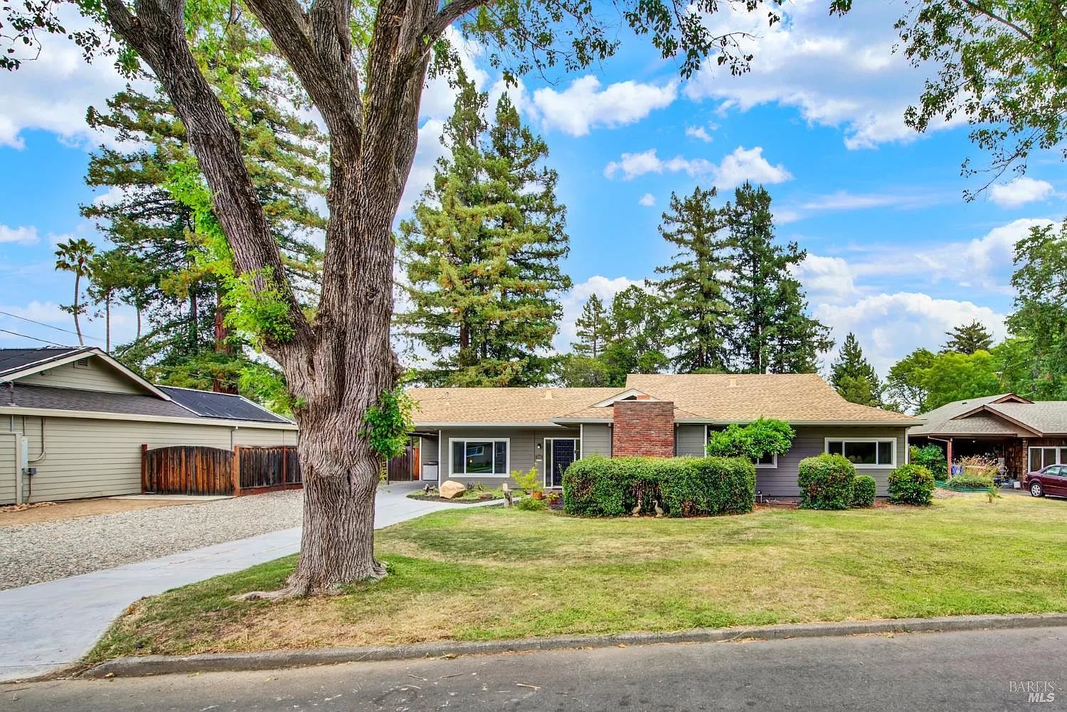 3086 Hermosa Drive - Photo 1