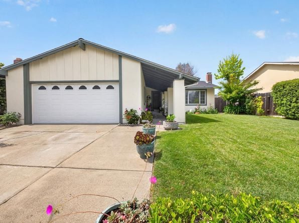 1435 Ivy Lane - Photo 1