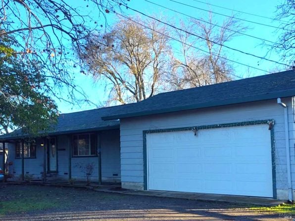 2166 Burbank Avenue - Photo 1
