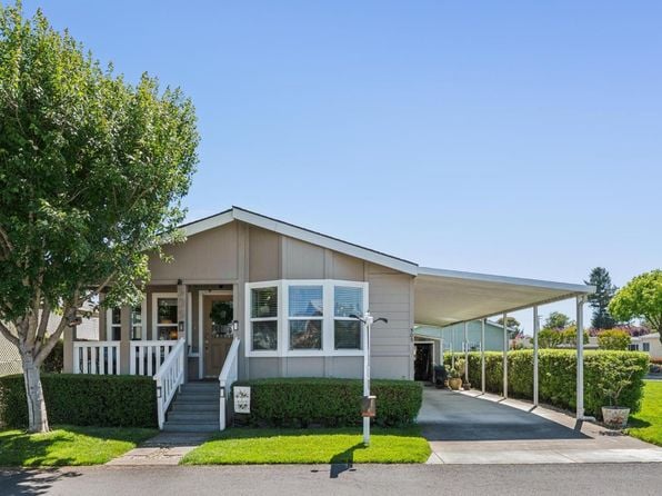 505 Maplewood Drive - Photo 1