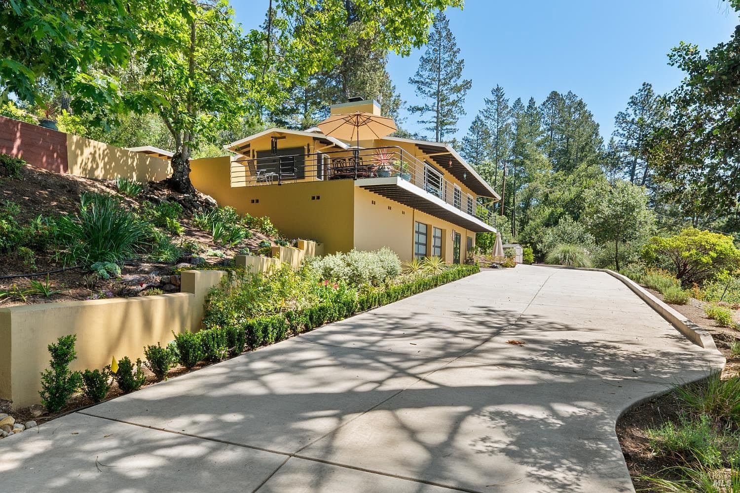 460 Bella Vista Drive - Photo 1