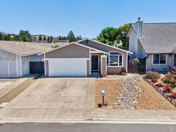 4526 Hillview Court - Photo 1
