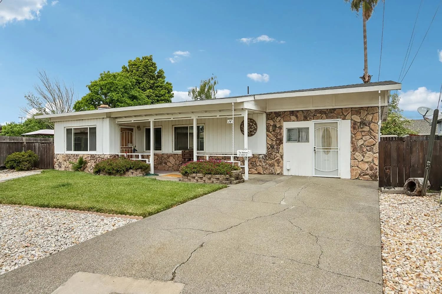 14 Margo Court - Photo 1