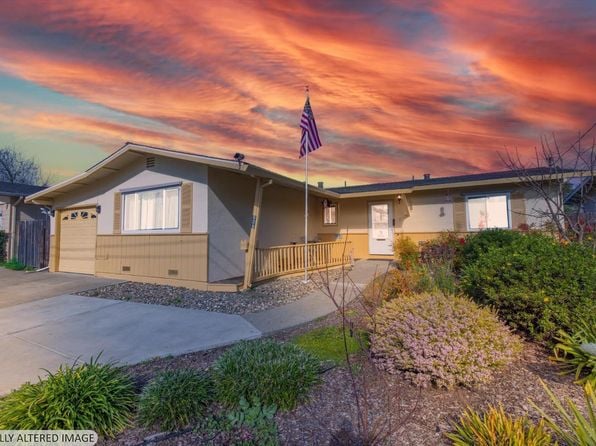 828 Laguna Street - Photo 1