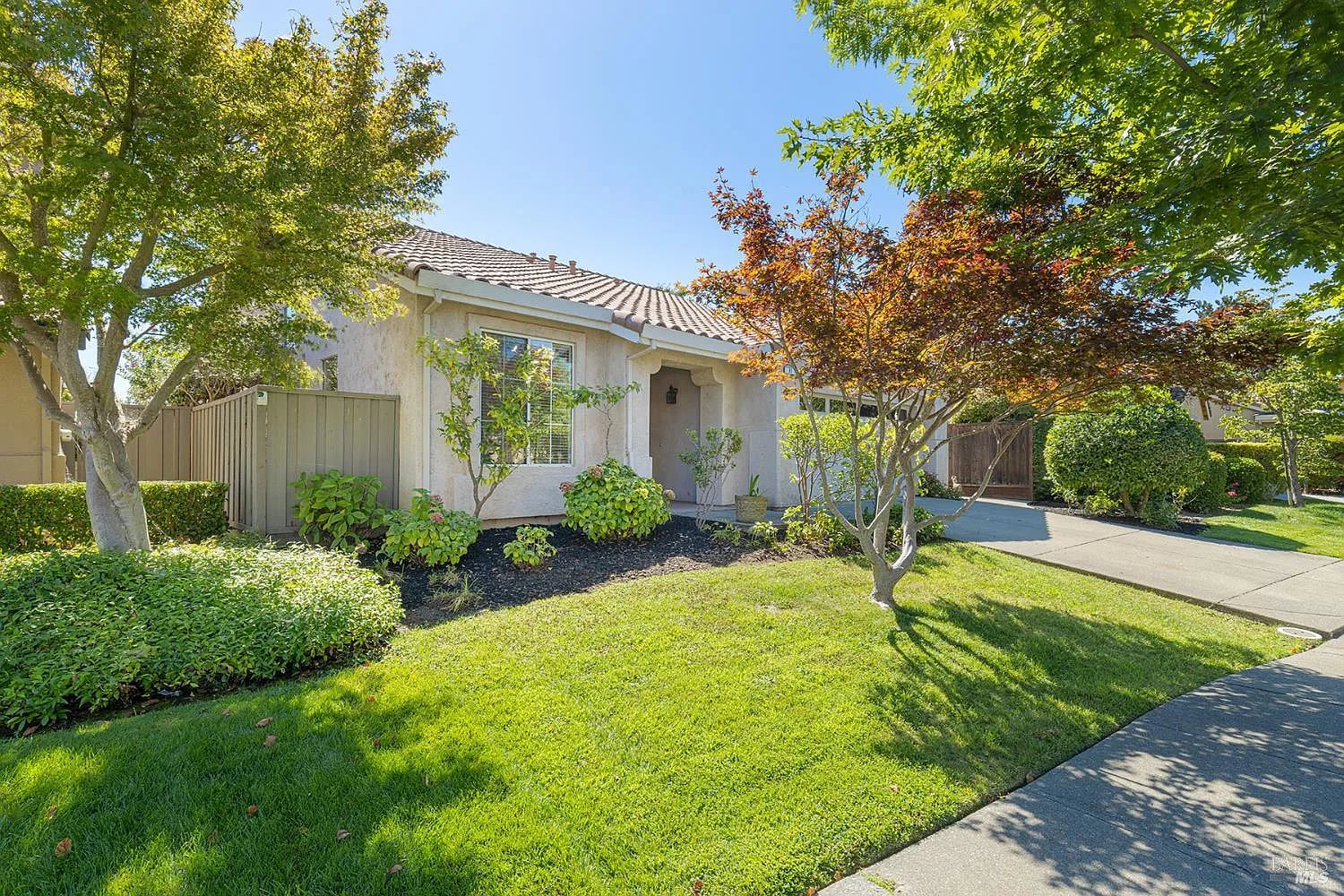 91 S Newport Drive - Photo 1