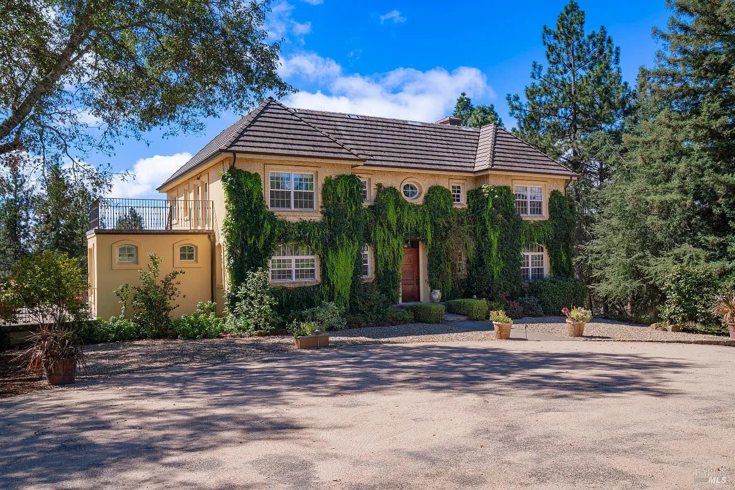 335 Pine Breeze Drive - Photo 1