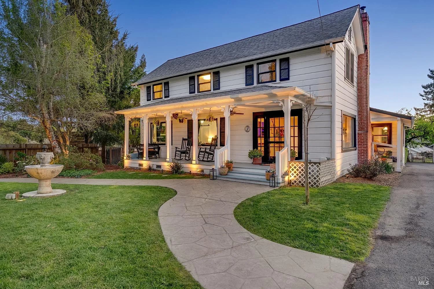 1220 Gravenstein Highway N - Photo 1
